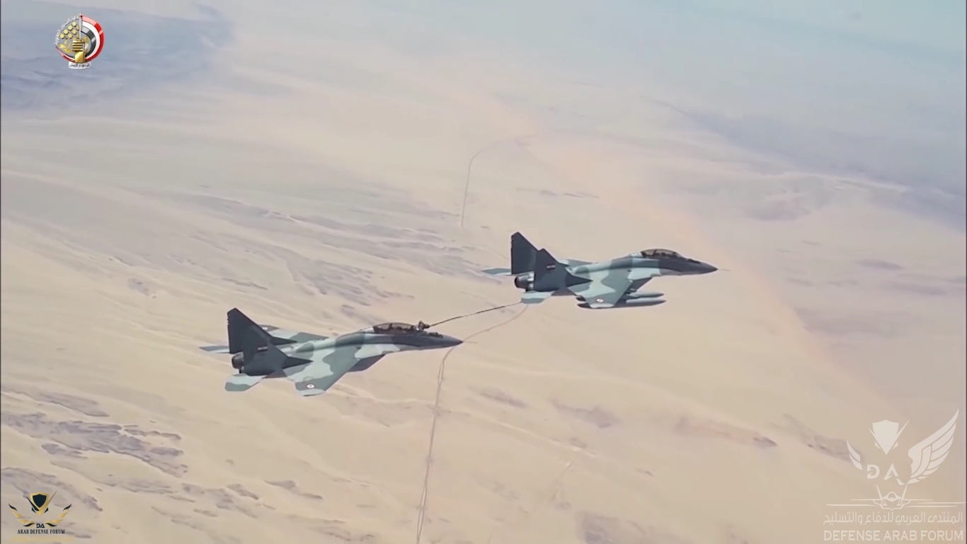  العام للقوات المسلحة يشهد المرحلة الرئيسيه للمناوره -حسم 2020 -فى الاتجاة الاستراتيجى الغربى[...JPG