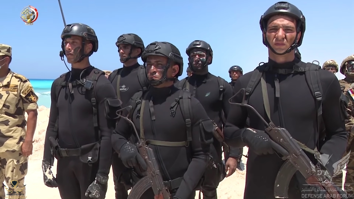 الجيش المصرى يحمى ولا يهدد ( المناورة حسم 2020 ) - YouTube[(007197)2020-07-11-20-36-23].JPG