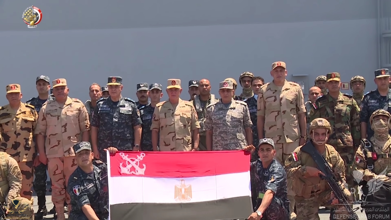 الجيش المصرى يحمى ولا يهدد ( المناورة حسم 2020 ) - YouTube[(008509)2020-07-11-20-38-28].JPG