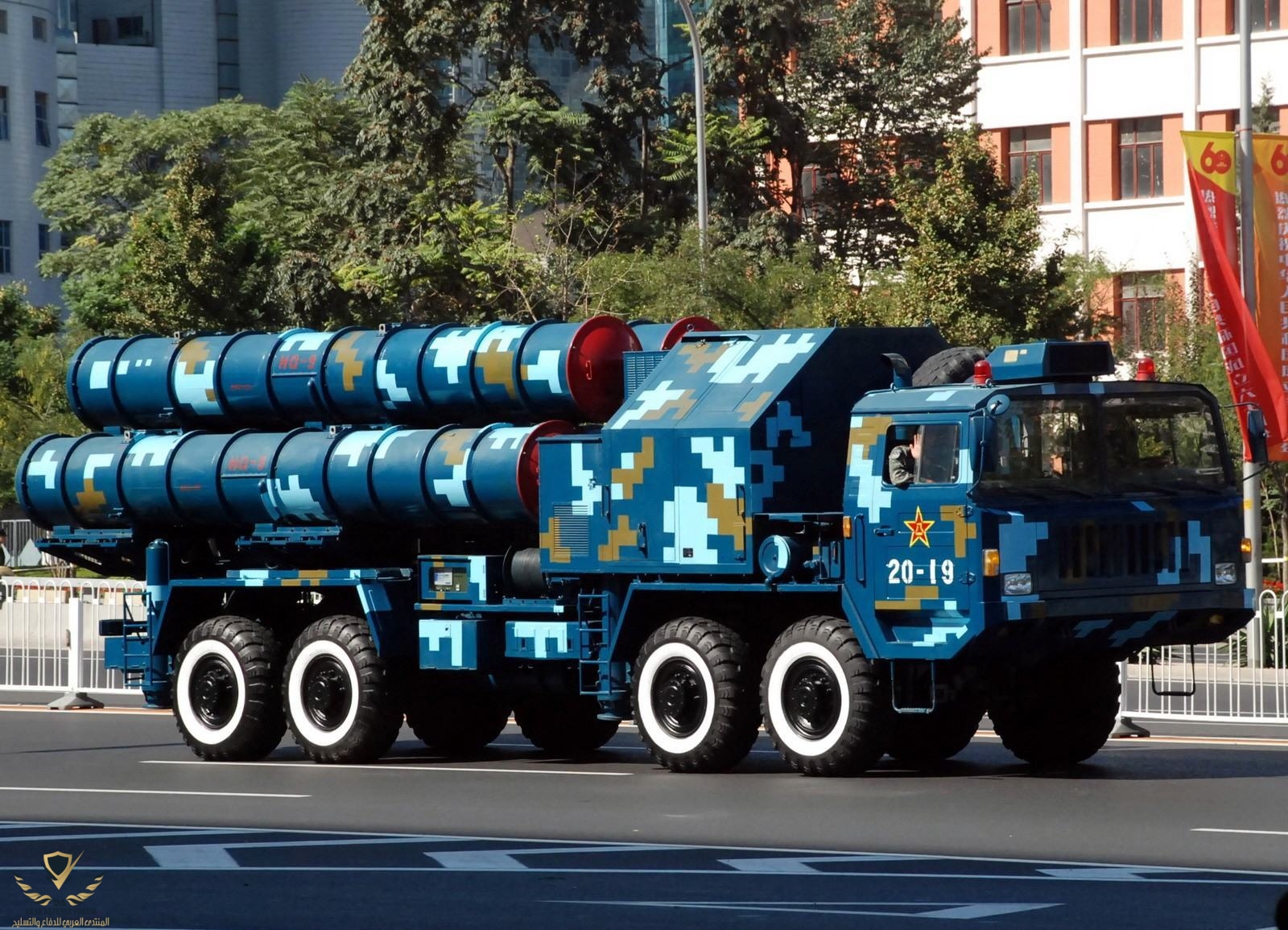 Chinese_HQ-9_launcher.jpg