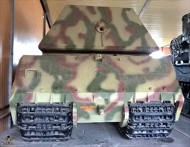 maus-super-heavy-german-ww2-tank.jpg