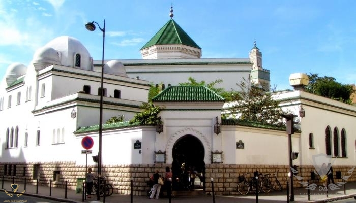 90-223215-grand-mosque-pairs_700x400.jpeg