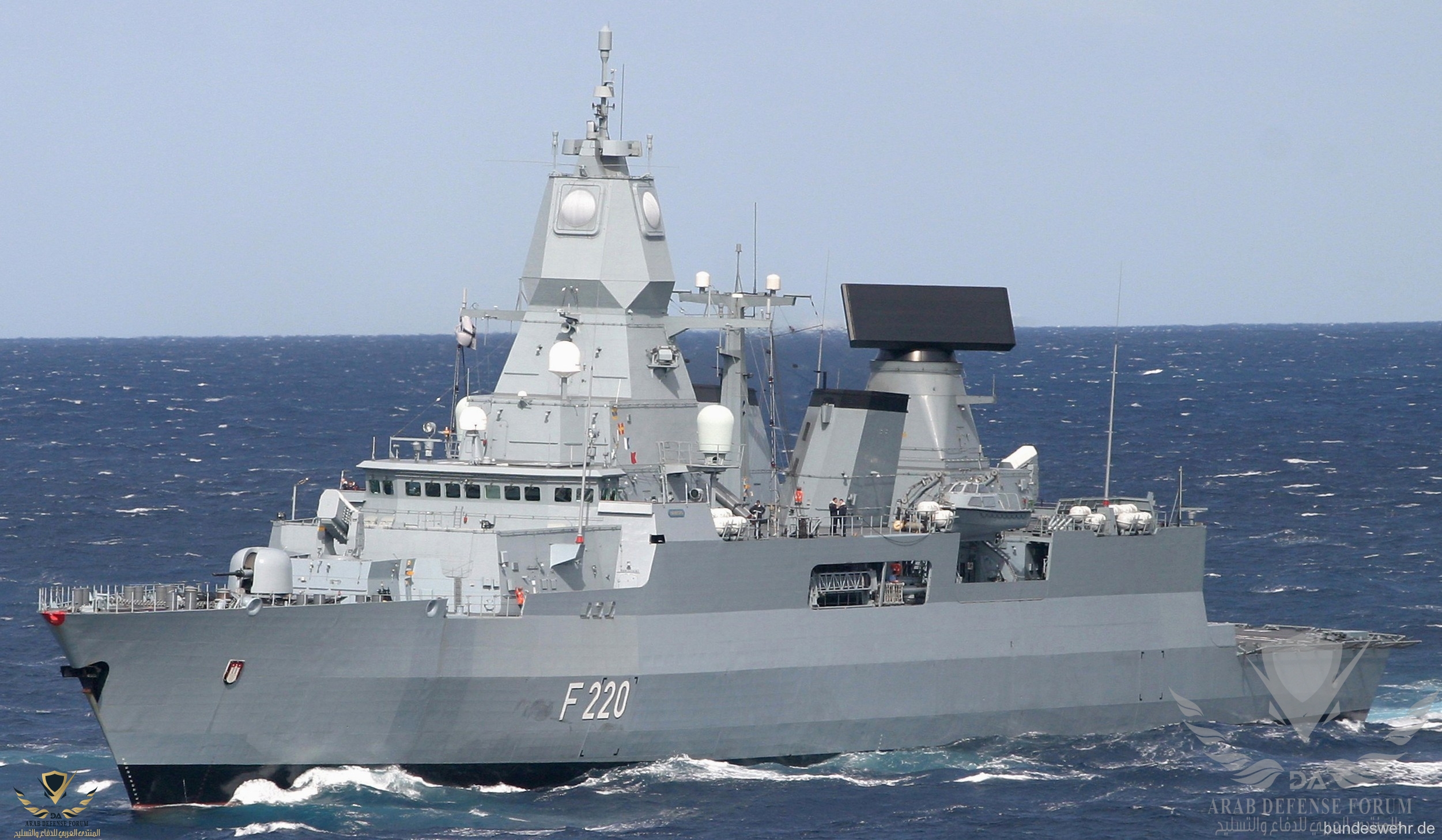 F220-Hamburg-002.jpg