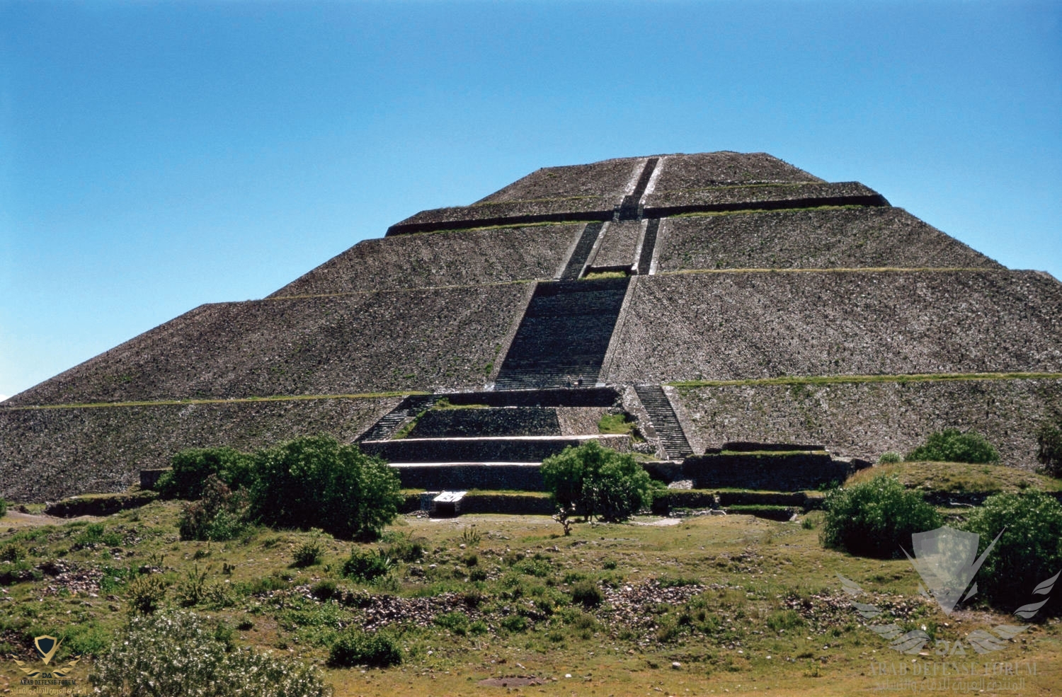 Pyramid-of-the-Sun-Teotihuacan.jpg