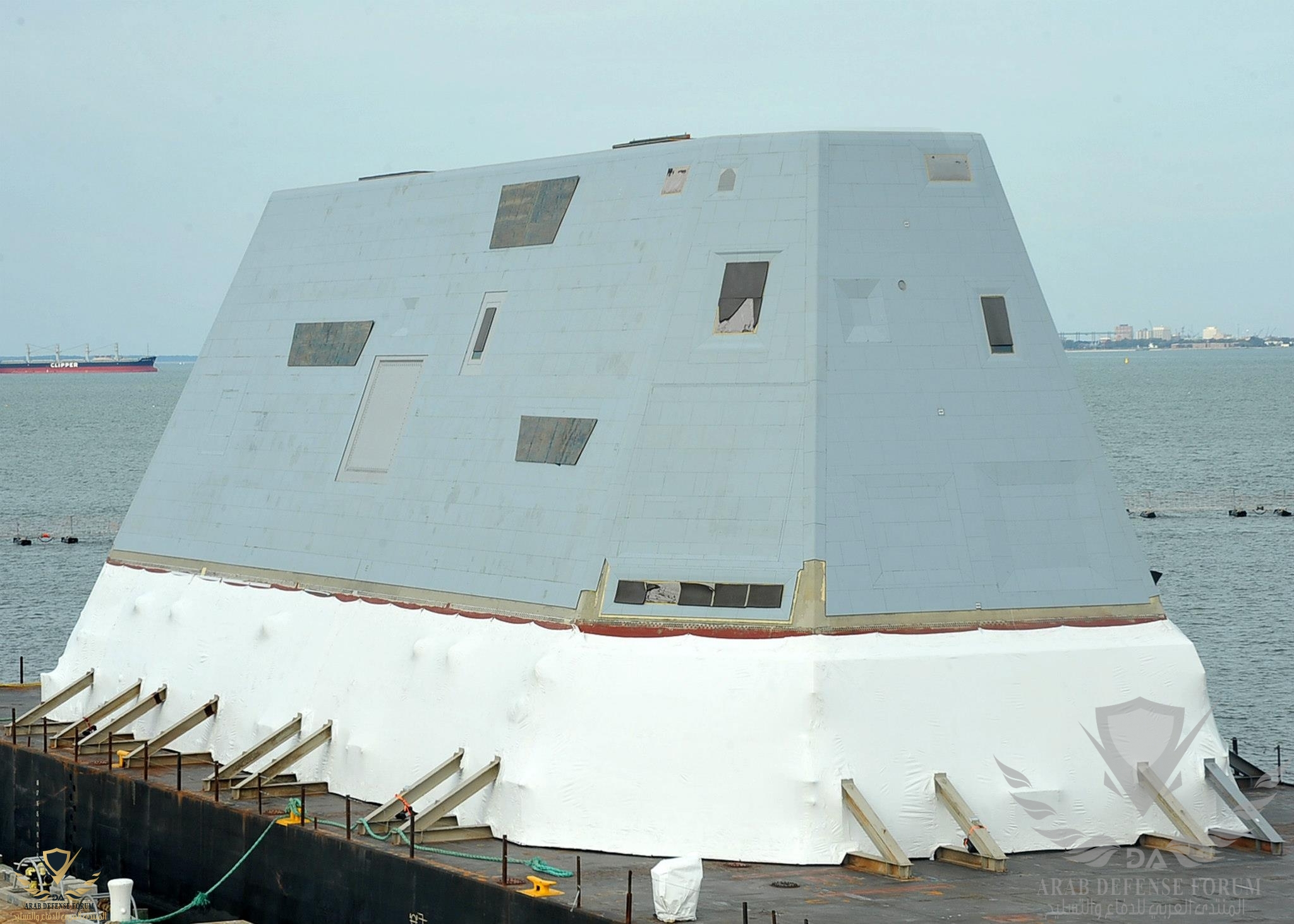 Zumwalt_Deckplate_Transit.jpg