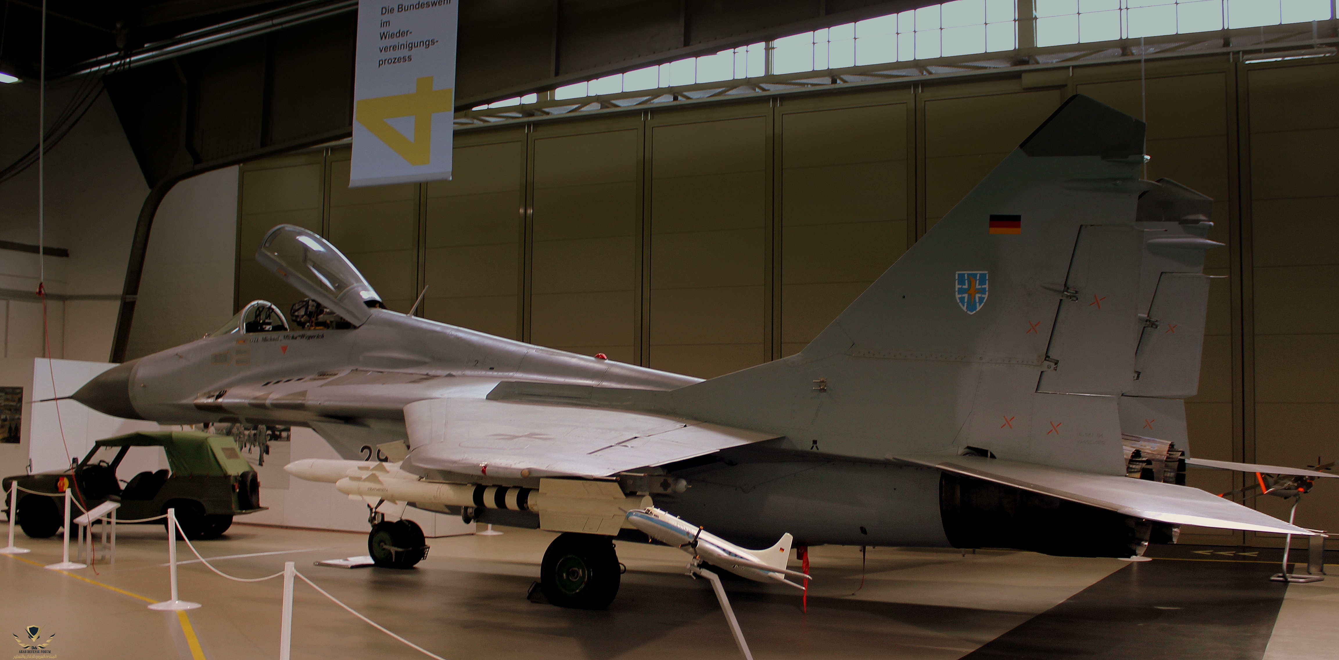 MIG_29_AT_THE_LUFTWAFFEN_MUSEUM_AT_RAF_GATOW_BERLIN_GERMANY_JUNE_2013_(9091149365).jpg