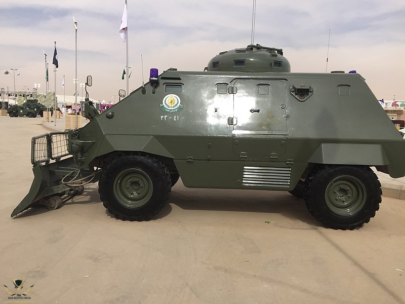 800px-5-_Special_Security_Forces_Vehicles_(My_Trip_To_Al-Jenadriyah_32).jpg