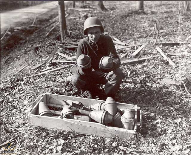 Panzerfaust_worldwartwo.filminspector.com_15.jpg