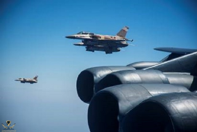 Morocco’s-F-16-Flies-With-US-B52-Bombers-Participating-in-Europe-Mission-1-640x429.jpg