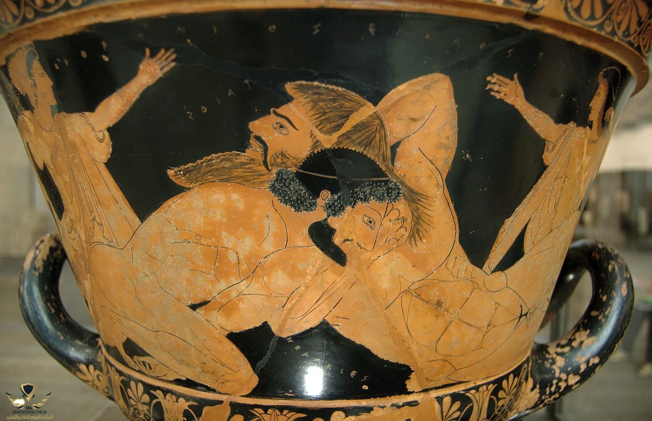 1280px-Herakles_Antaios_Louvre_G103.jpg.jpeg