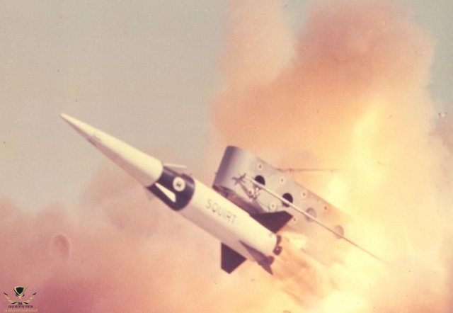 Squirt_missile_leaving_the_launcher (640x442).jpg