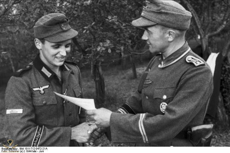 Bundesarchiv_Bild_101I-712-0472-21A,_Russland-Süd,_Soldaten_der_Division_%22Großdeutschland%22.jpg