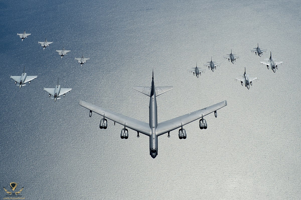 1200px-B-52_Stratofortress_leads_a_formation_over_the_Baltic_Sea.jpg