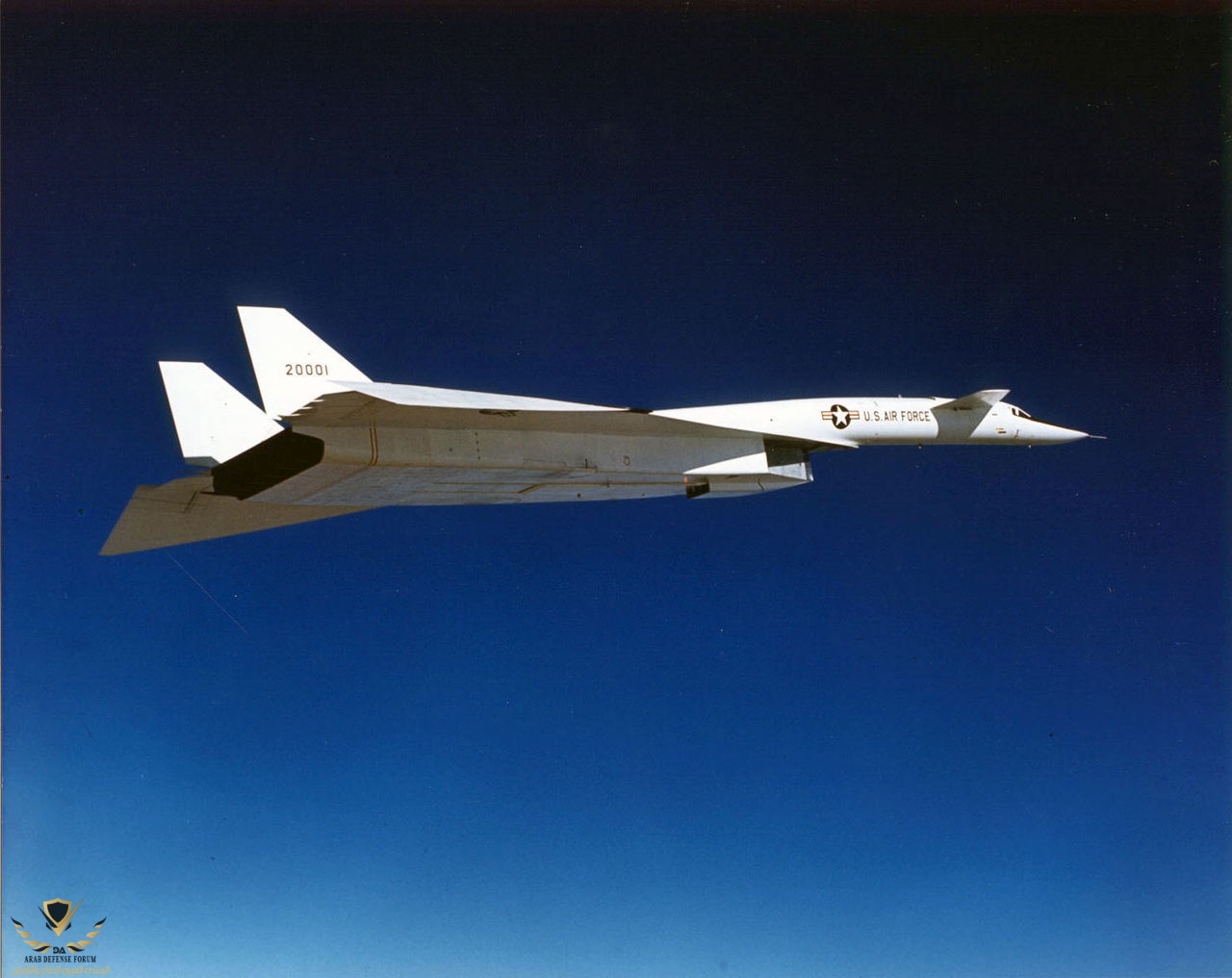 1280px-north_american_xb-70a_valkyrie_in_flight_with_wingtips_in_25_percent_transitional_droop...jpg