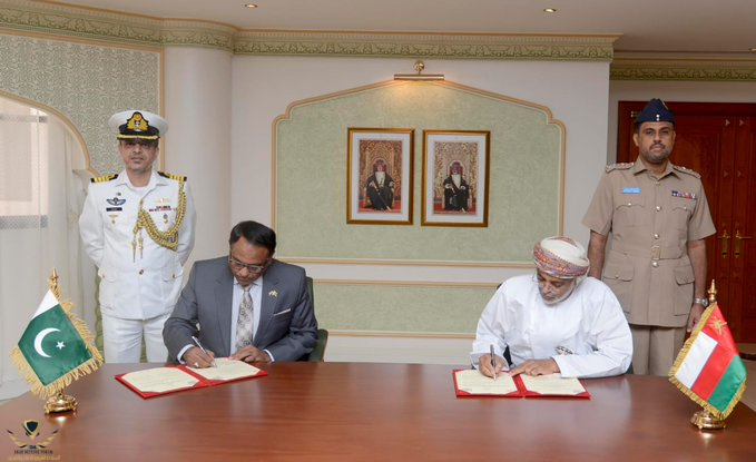 سلطنة عُمان وباكستان توقيع مذكرة تفاهم في مجال التعاون العسكري.