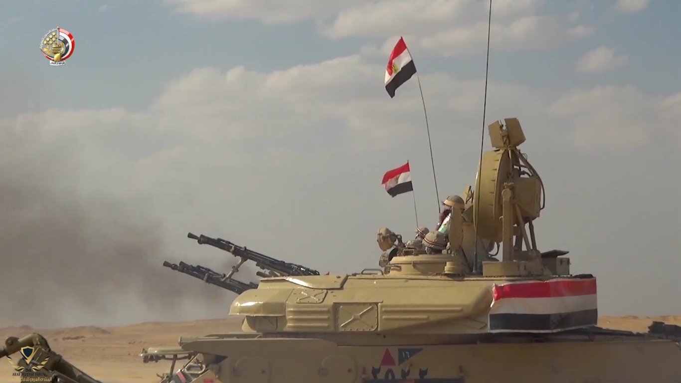  قوات الدفاع الجوى السودانى يلتقى قائد قوات الدفاع الجوى المصرى ويتفقد عدد من الوحدات[(001172)...JPG