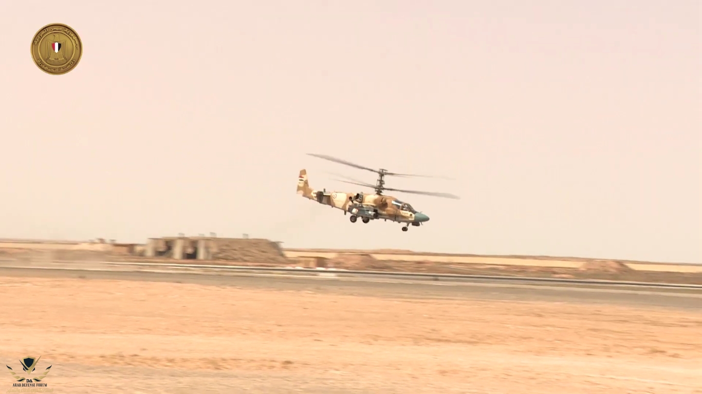  عبد الفتاح السيسي يتفقد الوحدات المقاتلة للقوات الجوية بالمنطقة الغربية العسكرية[(002890)2020...JPG