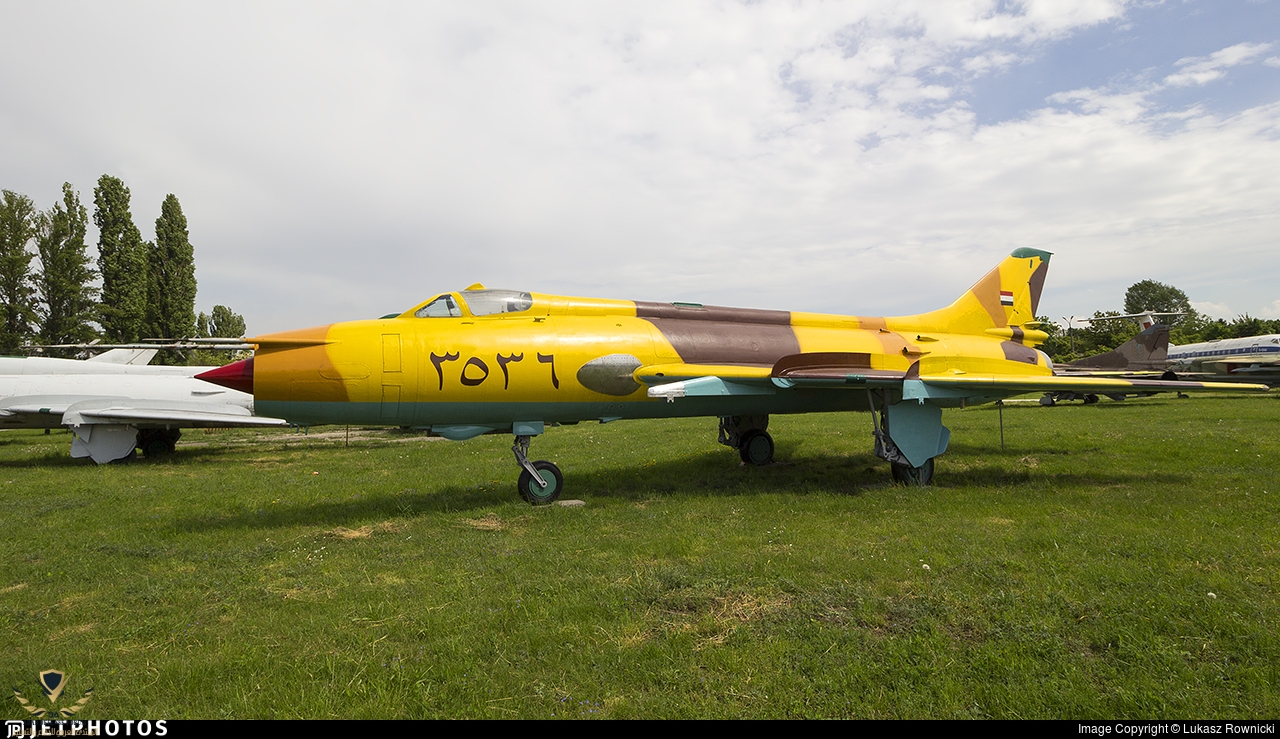 Aircraft Sukhoi Su-17M Fitter C egy uk.jpg