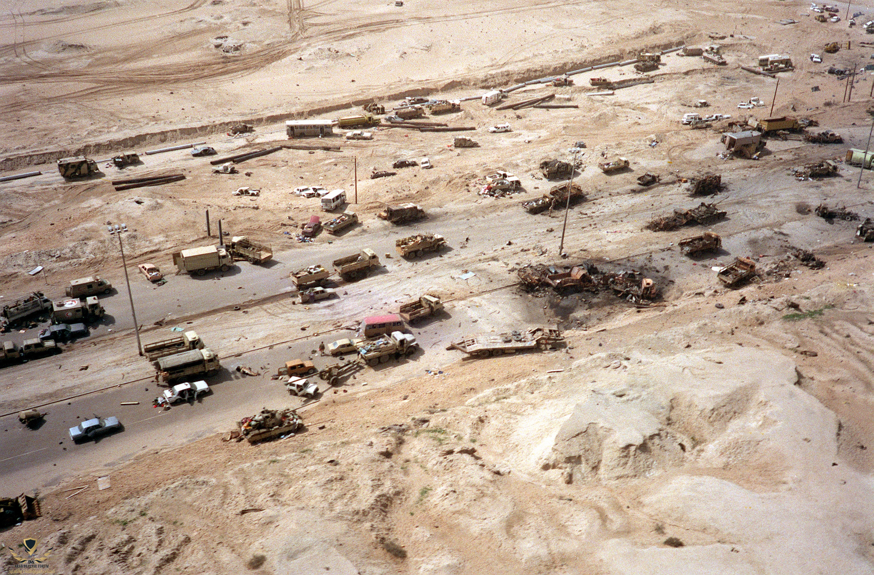 Gulf-War-Desert-Storm-Iraq-tanks-1991.jpg