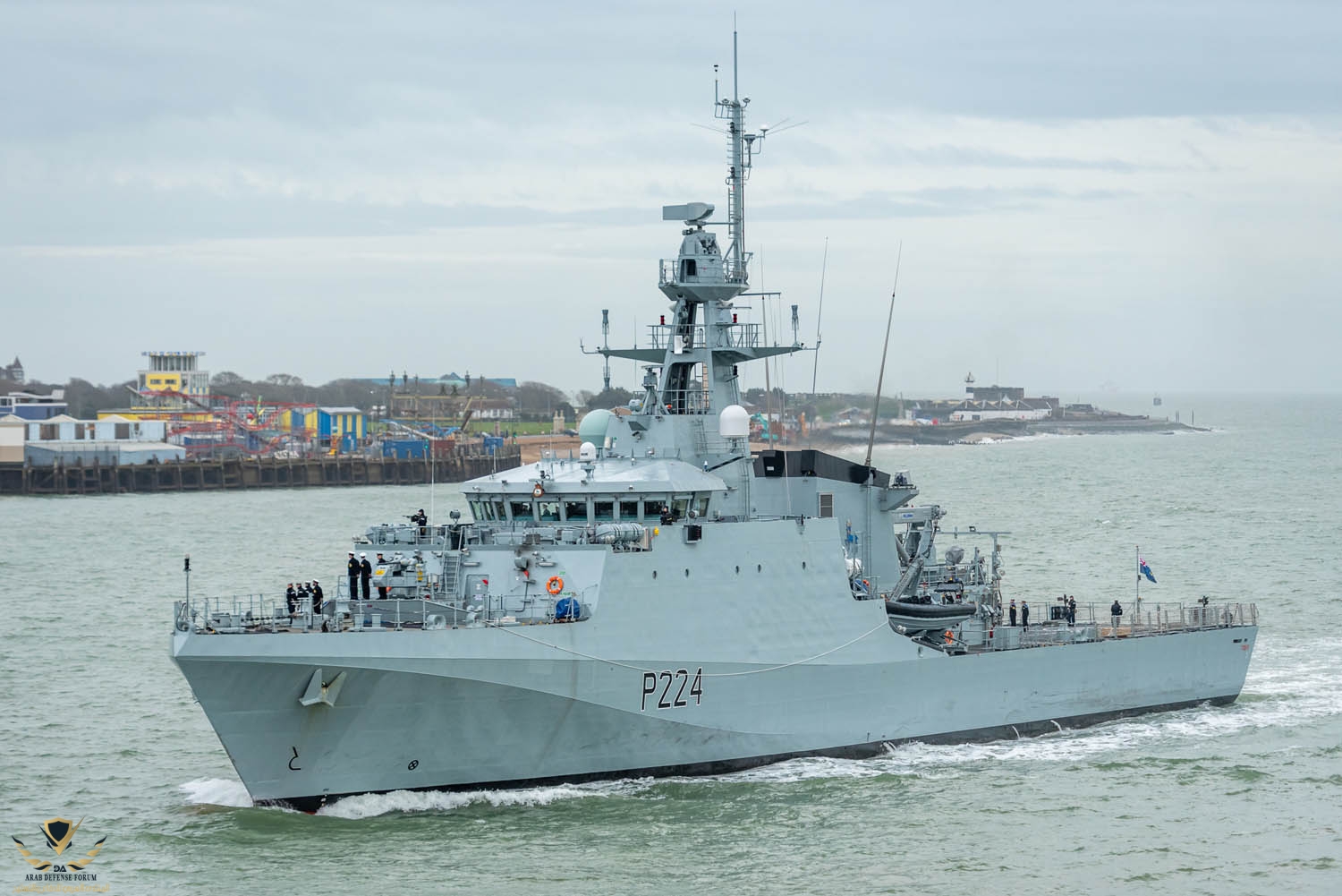 HMS_Trent_(P224)_entered_Portsmouth_for_the_first_time_-_1.jpg