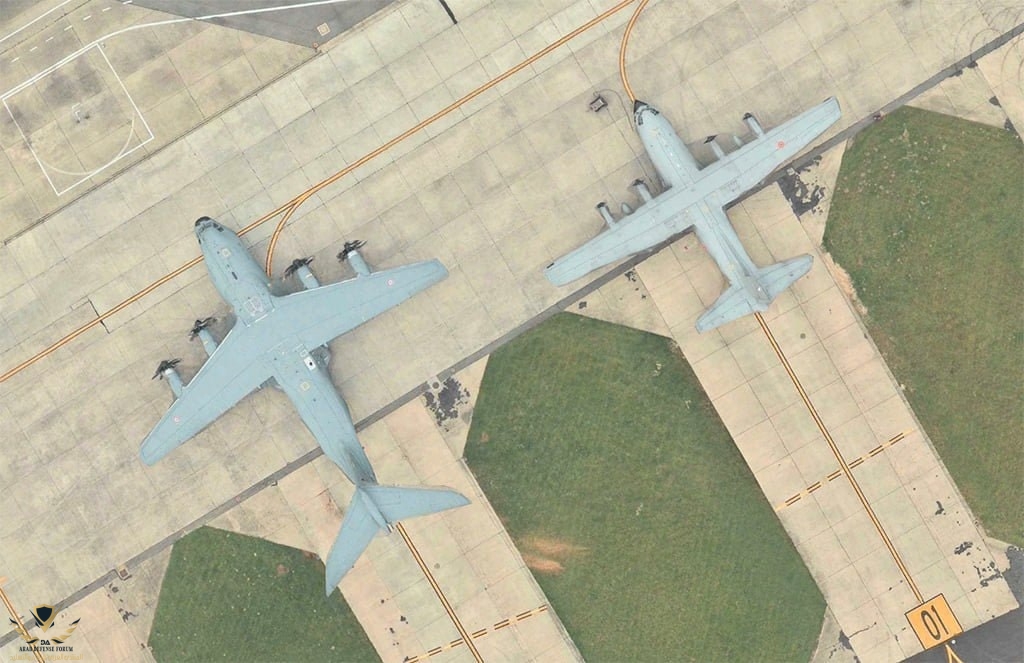 طائرات النقل العسكرية من طراز Airbus A400M Atlas و Lockheed C-130H Hercules..jpg