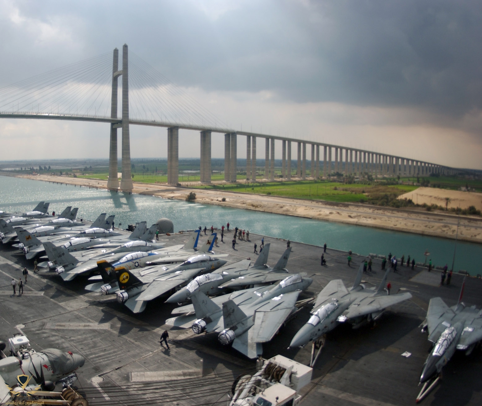 US_Navy_060215-N-7241L-003_The_Nimitz-class_aircraft_carrier_USS_Theodore_Roosevelt_(CVN_71)_p...jpg
