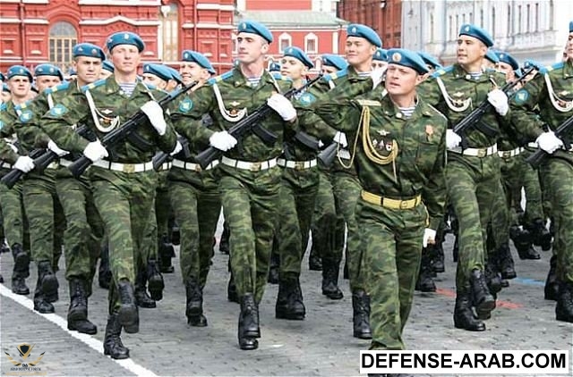 Russian_airborne_troops_during_military_parade_in_Moscow_640_001.jpg