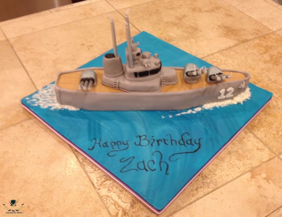 900_723388N8kl_battleship-birthday-cake.jpg