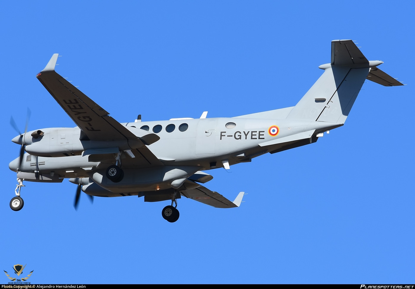 f-gyee-arme-de-lair-french-air-force-beechcraft-350-super-king-air_PlanespottersNet_972183_04f...jpg