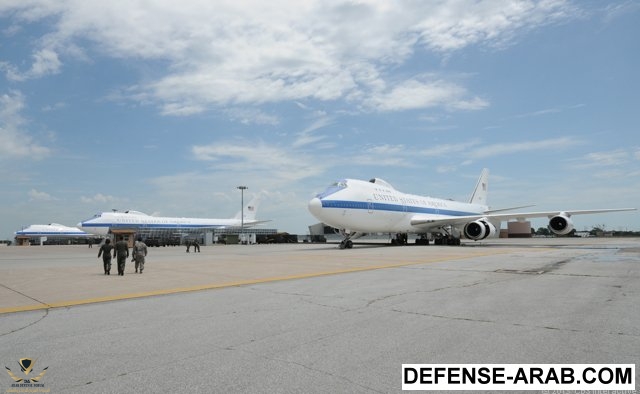Outside-Boeing-E-4b.jpg