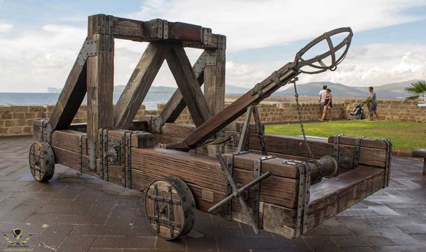 2455_Catapults_Mangonel_-_Qu50_RT1600x1024-_OS848x502-_RD848x502-.jpg