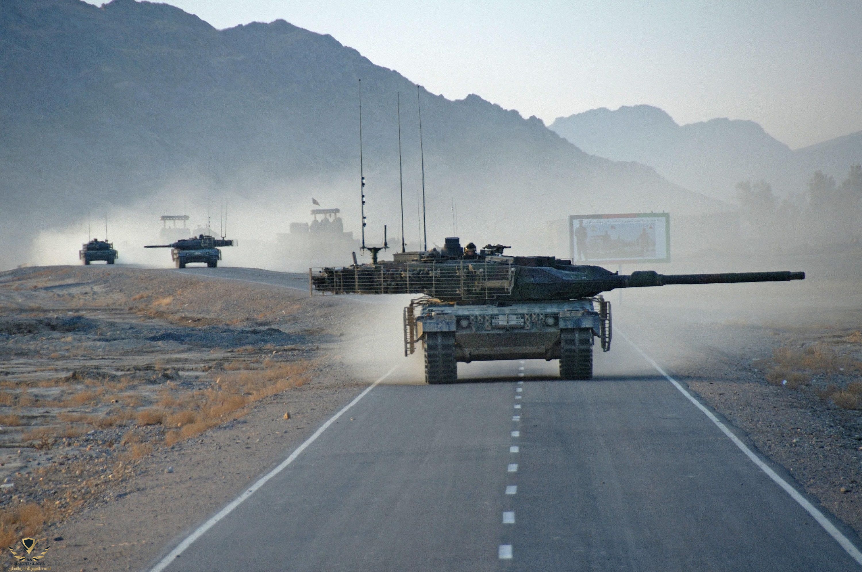 Canadian Leopard 2A6M CAN column in Afghanistan [3000x1990].jpeg