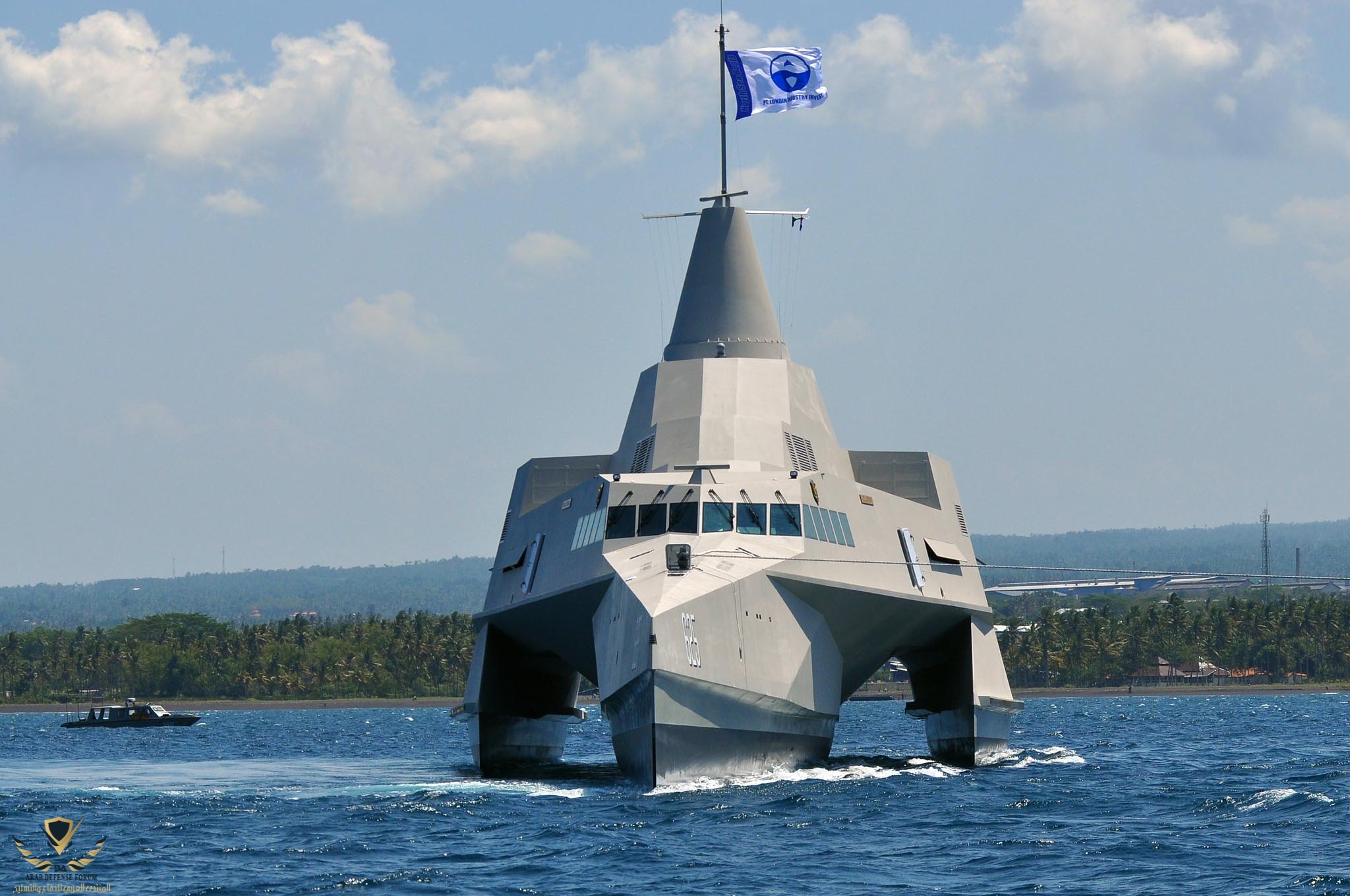 X3K_Trimaran.jpg