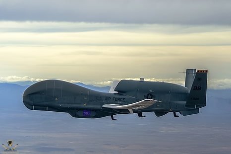 northrop-grumman-rq-4-global-hawk-us-air-force-wallpaper-thumb.jpg