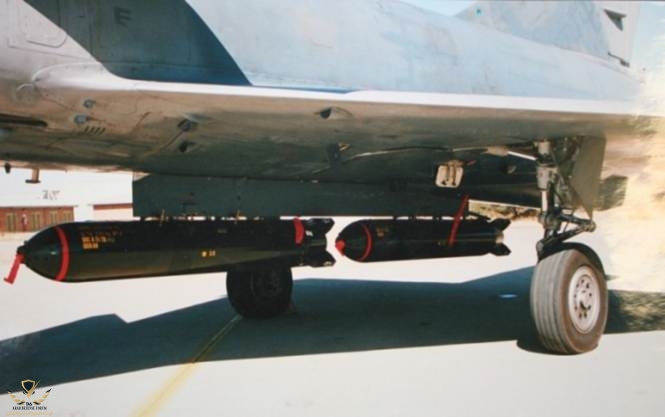 am_bmb_cb470_o1.jpg
