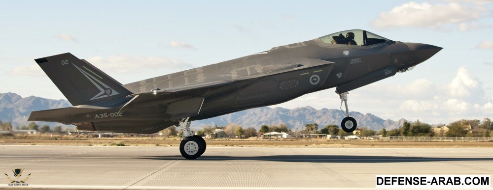 first_australian_f-35a_arriving_at_luke_afb_in_december_2014-e1433162474636.jpg