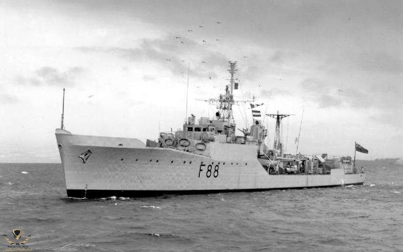 HMS_Malcolm_(F88)_in_1958.jpeg