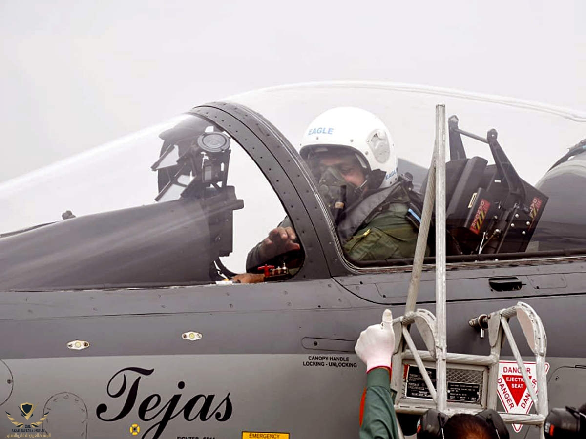 iaf-chief-bhadauria-flies-tejas-single-seater-aircraft-at-sulur-airbase.jpg