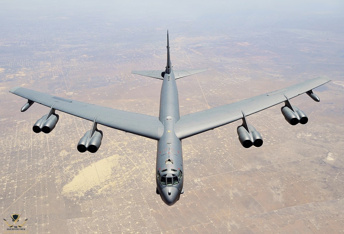 1200px-B-52_Stratofortress_assigned_to_the_307th_Bomb_Wing_(cropped).jpg