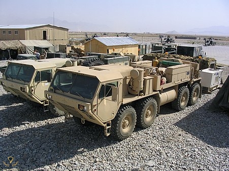 451px-HEMTT_Wrecker_and_Cargo.jpg