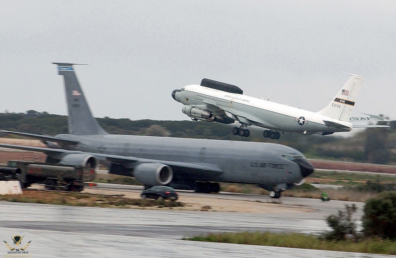 800px-Boeing_NKC-135__Big_Crow__and_KC-135R.jpeg