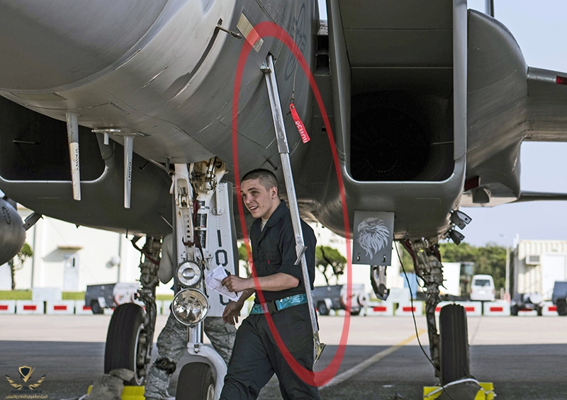 boarding_ladder_F15_30.jpg