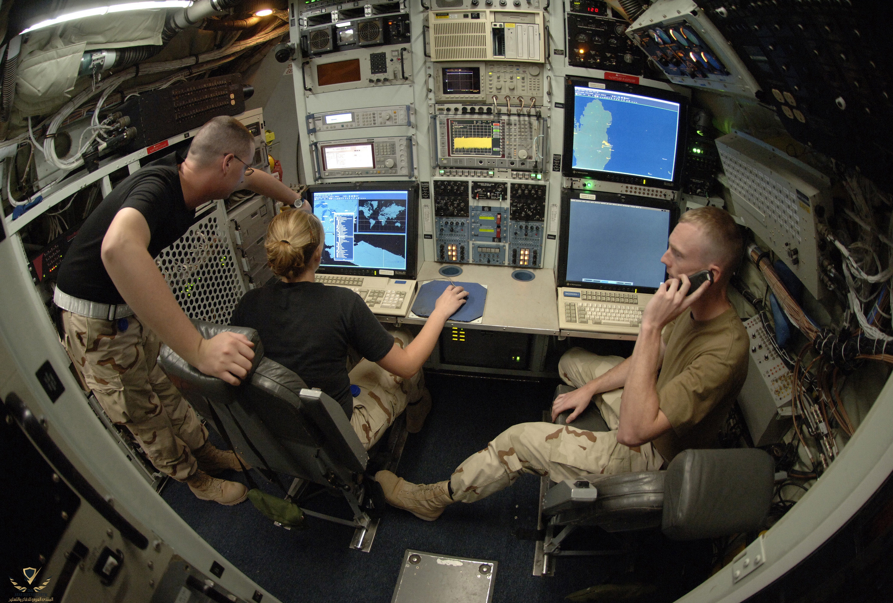 RC-135_Rivet_Joint_maintenance_2006-11-16.jpg