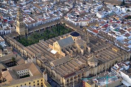 420px-Mezquita_de_Córdoba_desde_el_aire_(Córdoba,_España).jpg