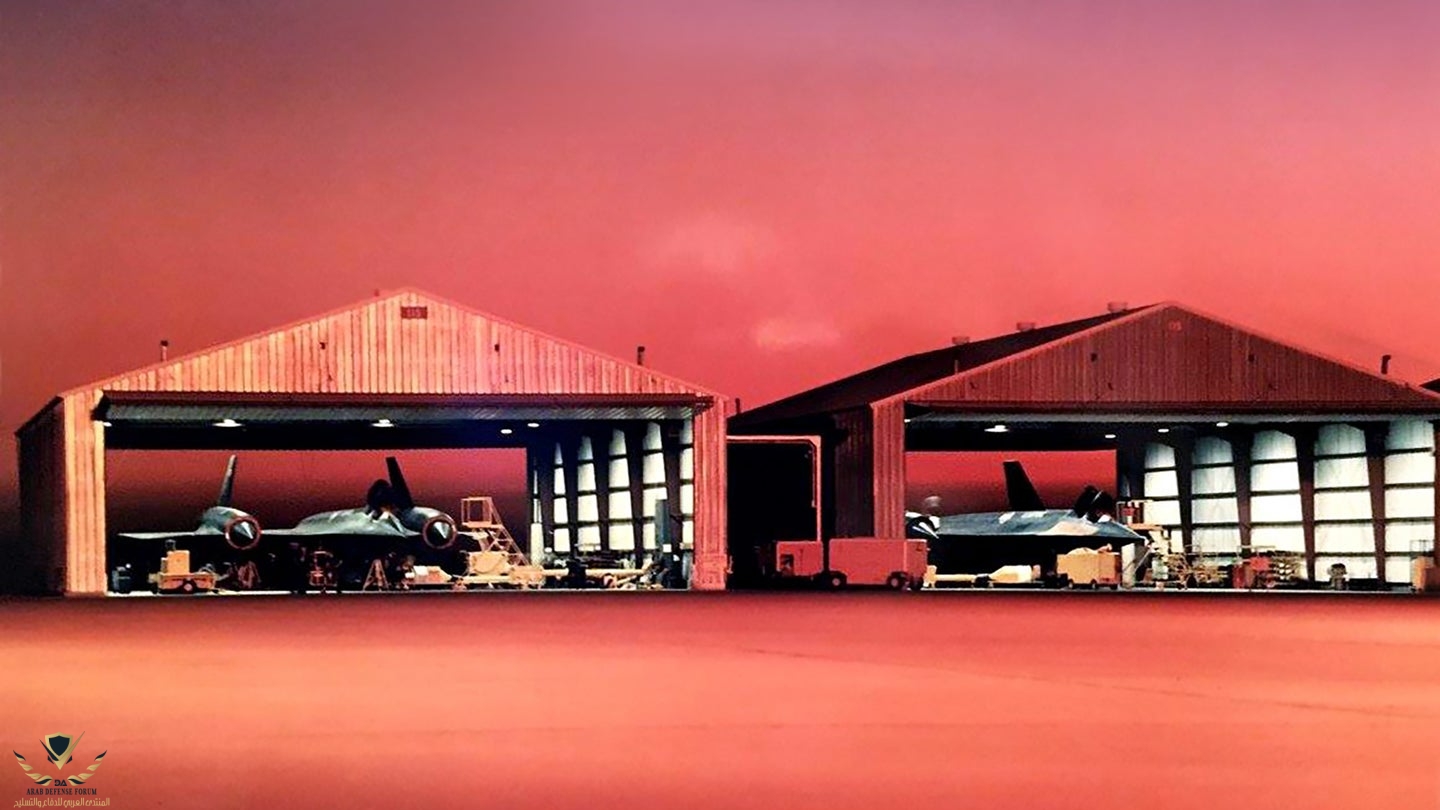 SR71-hangars.jpg