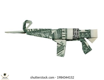 money-origami-assault-rifle-folded-260nw-1984344152.jpg