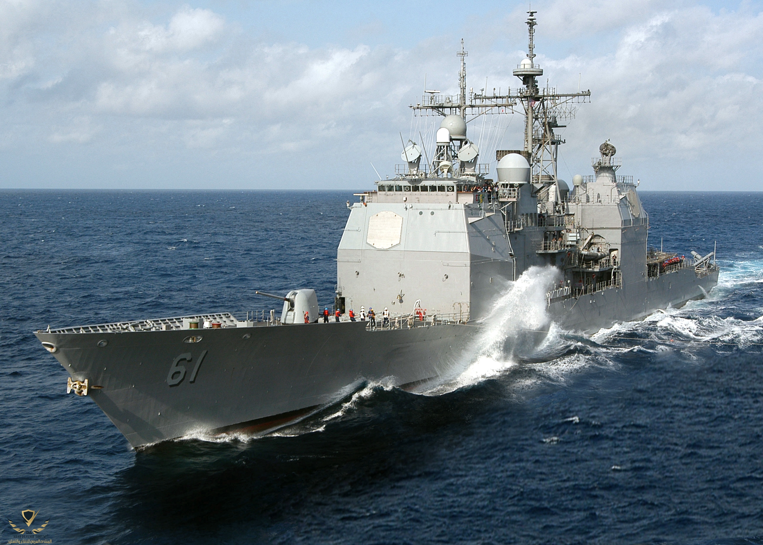 Port_bow_view_of_USS_Monterey_(CG-61)_preparing_to_conduct_replenishment_at_sea_060420-N-9630B...jpg