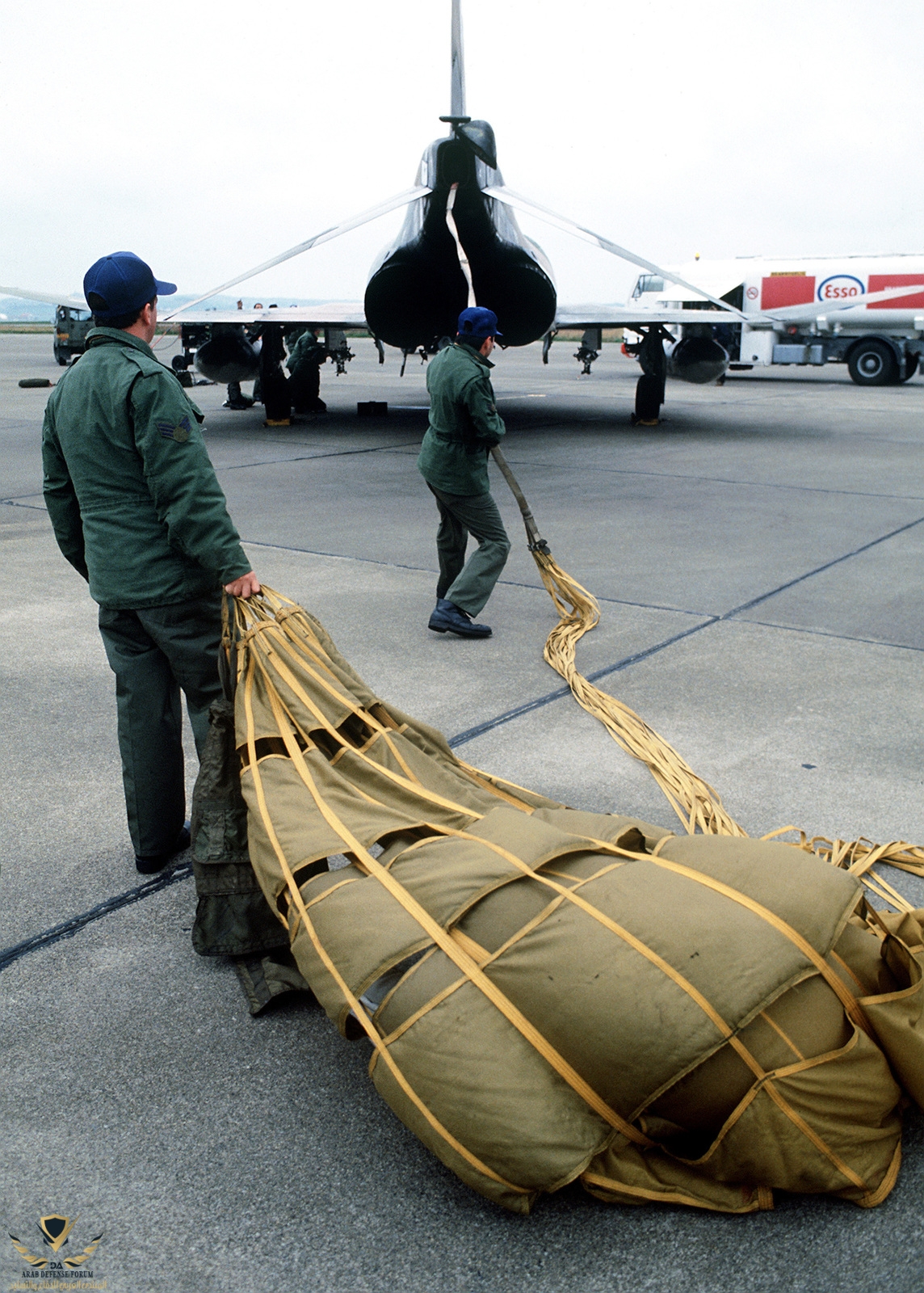 two-air-national-guardsmen-remove-a-drag-chute-from-an-f-4-phantom-ii-aircraft-db5540-1600.jpg