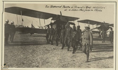 AIRPLANES_500-1.jpg
