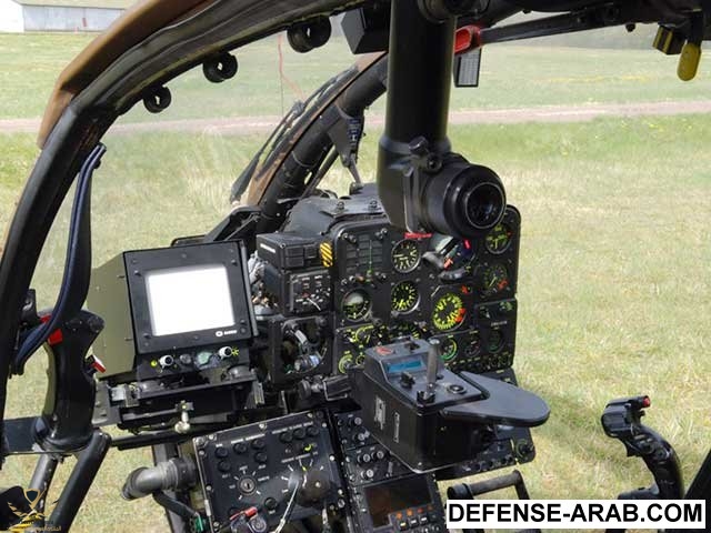 poste-de-pilotage-avec-l-ecran-de-controle-de-la-camera-thermique.jpg